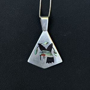 Zuni SC Edaakie Sterling Silver Hummingbird Inlay Pendant – Abalone Coral Jet